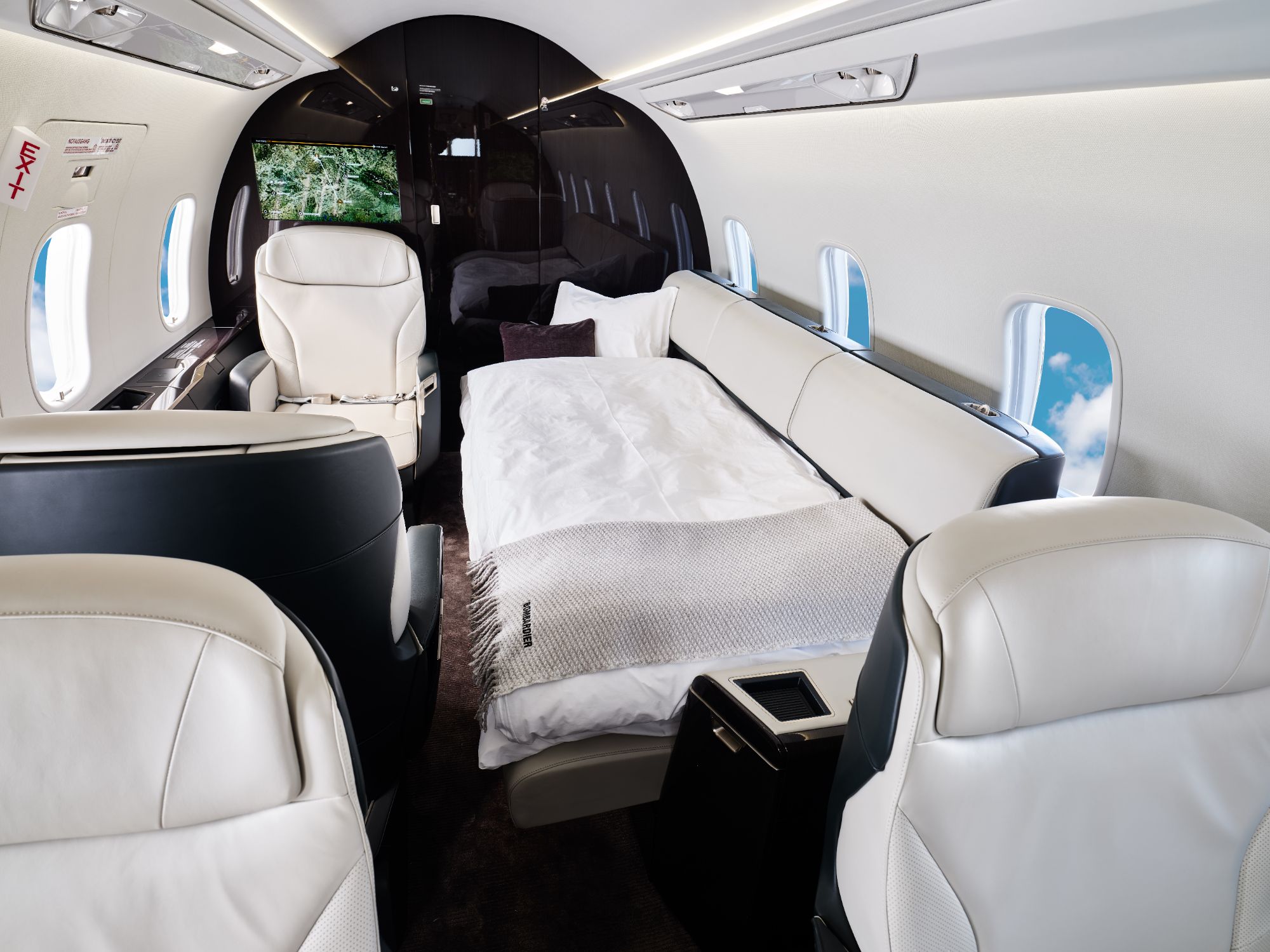 images/Corporate Jets/BGAC/AeroDienst_Challenger3500_063_M.jpeg